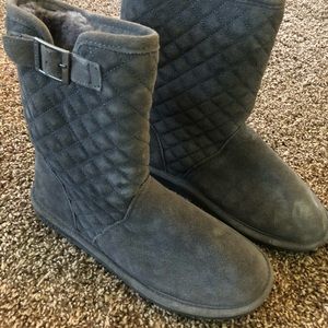 Unworn Bearpaw Boots!